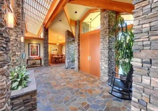 疑似冯轲美国豪宅曝光 2万平米够豪华