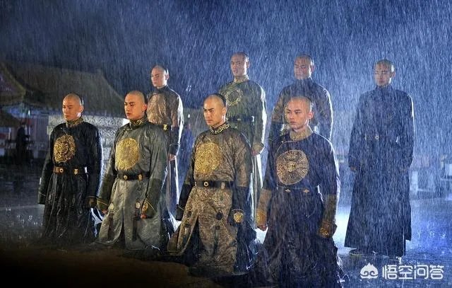 乾隆帝皇子众多，晚年为什么没有出现皇子夺嫡的情况？