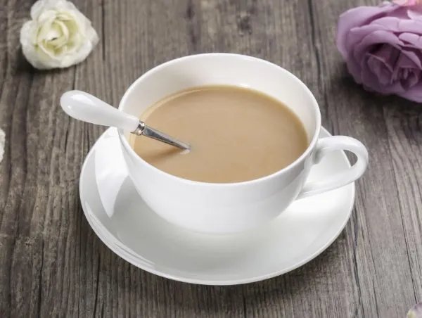 一般奶茶店的奶茶多少钱一杯