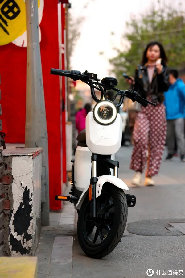 评测 篇一：新国标电动自行车实测，实力选手小牛电动US