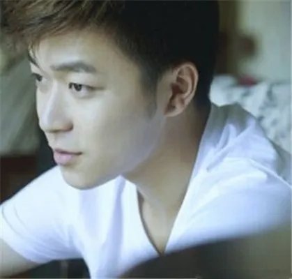 余枫无所谓中国好声音深情演唱 引爆全场一鸣惊人