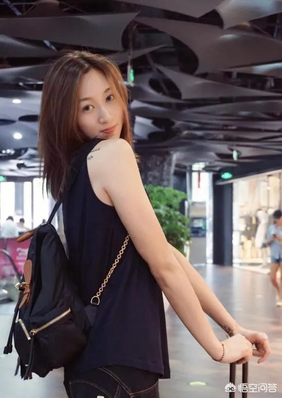 女排姑娘乔婷因臀部纹身爆红网络，你怎么看？