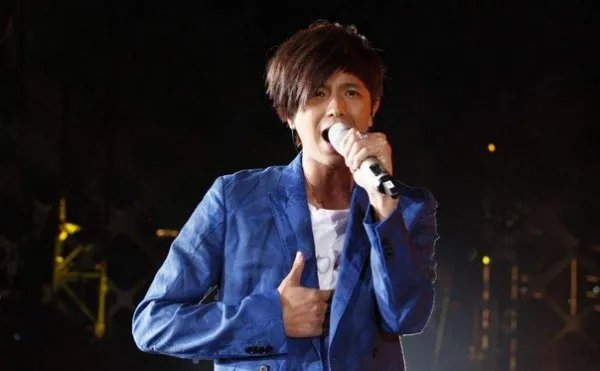 小鬼黄鸿升去世，他与杨丞琳什么关系？为什么说他是罗志祥的前任兄弟？