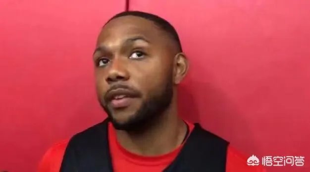 保罗赛后接受采访，并没有和韦德一样支持自己的兄弟安东尼，对此你怎么看？