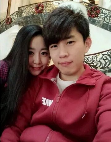 看非诚勿扰官晶晶微博近况   大秀幸福娇艳美照