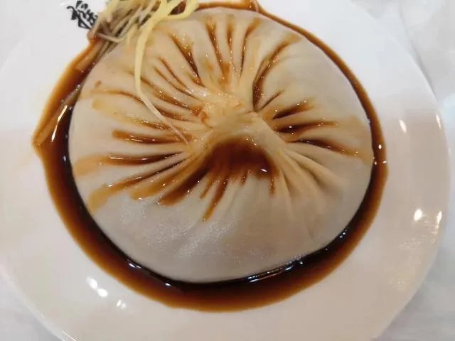 汤包和小笼馒头的区别在哪里？