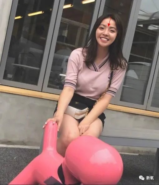 王中磊闺女晒长腿照，娱乐圈大佬们的千金都长什么样？