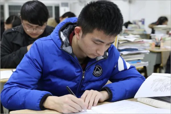 请问有谁知道二级建造师考试有什么技巧吗？