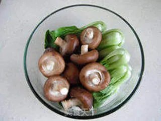 【香菇菜心】--- 简单的食材、鲜美的味道