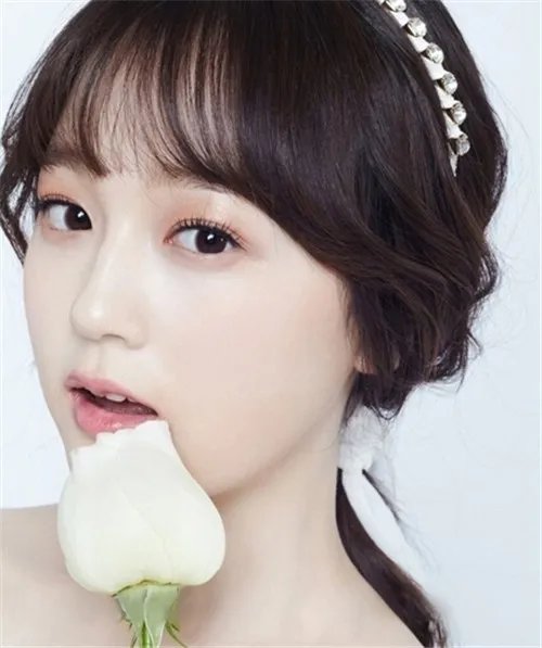 婚纱发型造型图片欣赏 简单新娘发型怎么做