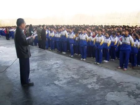 奎屯市高级中学校长