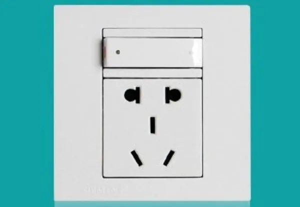 插座上的com是什么意思