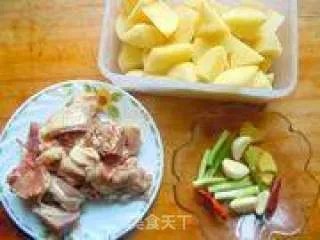 土豆炖鸡块