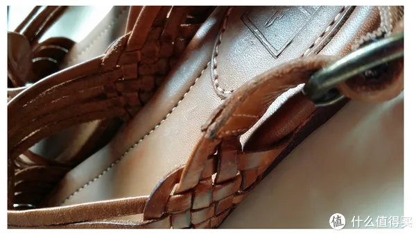 女士凉鞋哪种款式比较好