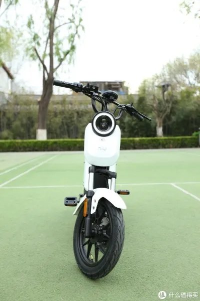 评测 篇一：新国标电动自行车实测，实力选手小牛电动US