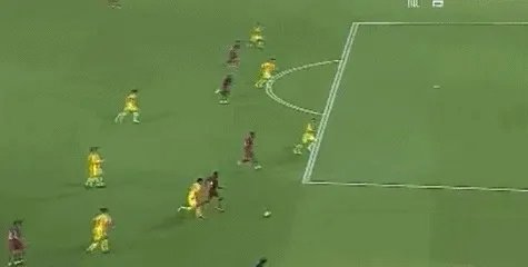 如何评价冯潇霆在微博上回应球迷抨击？