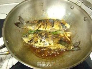 红烧鲫鱼