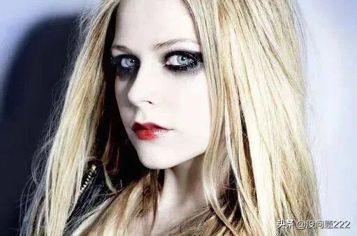 艾薇儿结婚了吗?