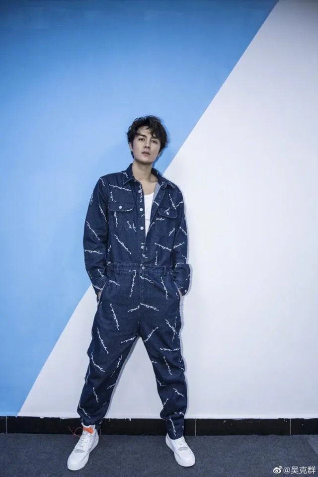 刘嘉玲曝何超莲早已秘婚“很出名的男演员”!会是窦骁吗?