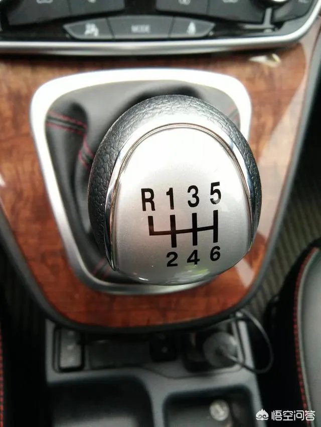 一般多少转速换挡?