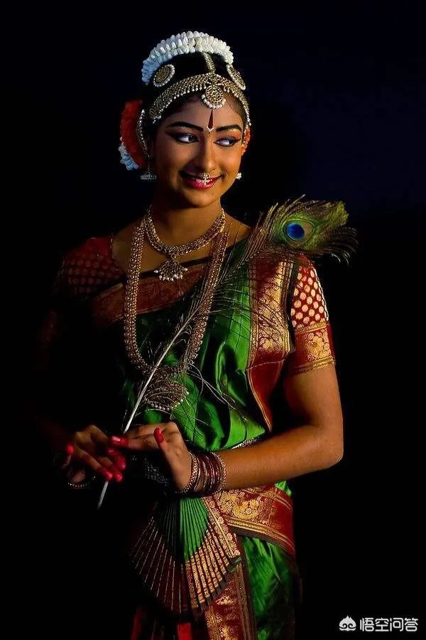 为什么有些中国人钟爱玉石，而有些印度人钟爱宝石？是因为民族性格不同吗？