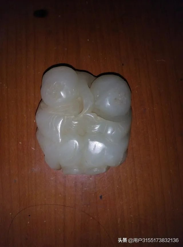 石友们，把你们的新疆和田玉、籽料原石和天然奇石发个图出来让石友们看看学习下？