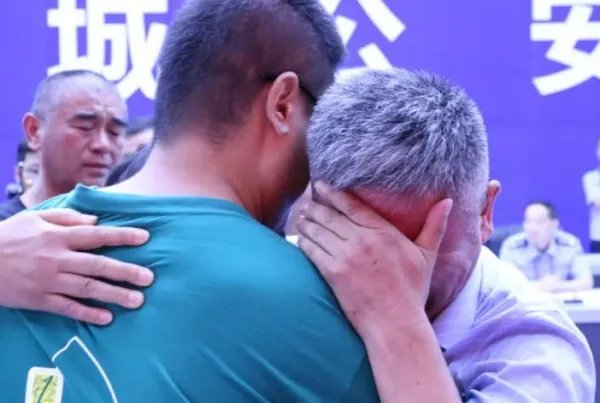 《失孤》原型郭刚堂找到儿子，郭新振养父母会被追究刑责吗？