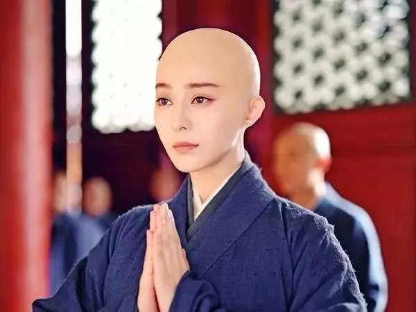 国内外有哪些明星秃头了依然很帅的？