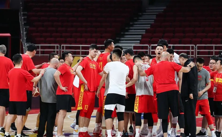 郭艾伦脑震荡无法出战，男篮为何会有这么多球员受伤？