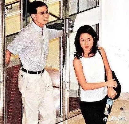 梁洛施前夫壕掷一亿为小26岁新欢买房，她是谁？