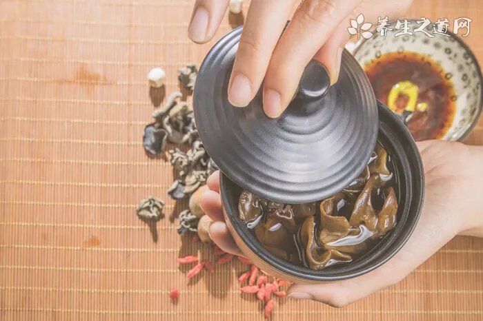 玛瑙手镯戴哪只手好 有这些佩戴讲究