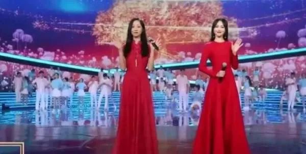 今年的央视国庆晚会的主持人是哪几个?