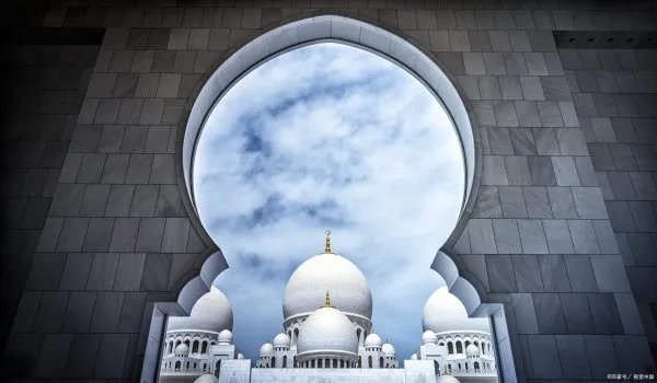 迪拜帆船酒店价格是多少？设计师是谁？