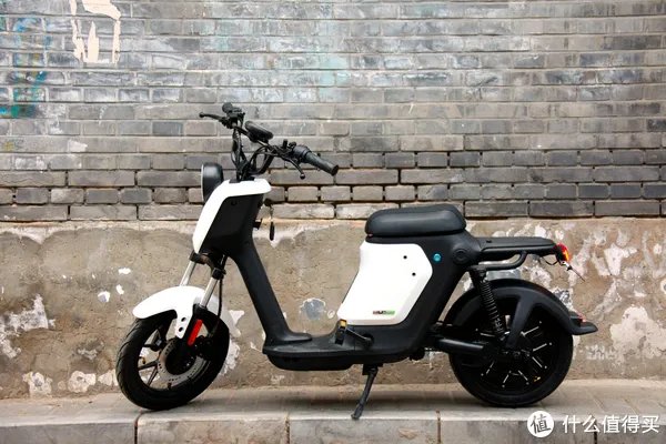 评测 篇一：新国标电动自行车实测，实力选手小牛电动US