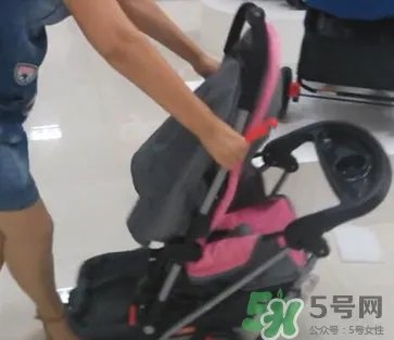 好孩子婴儿车怎么折叠？好孩子婴儿车折叠步骤图