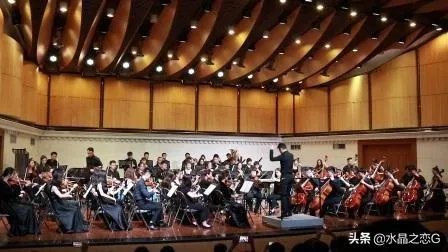 交响乐团的指挥是一个乐团的灵魂人物吗，你怎么看？