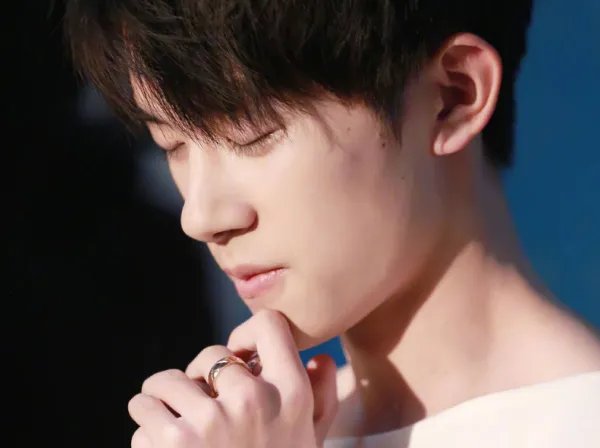 有哪些明星的名字是四个字的？