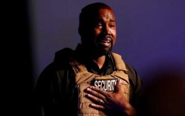 侃爷首场竞选集会现场崩溃大哭是怎么回事？