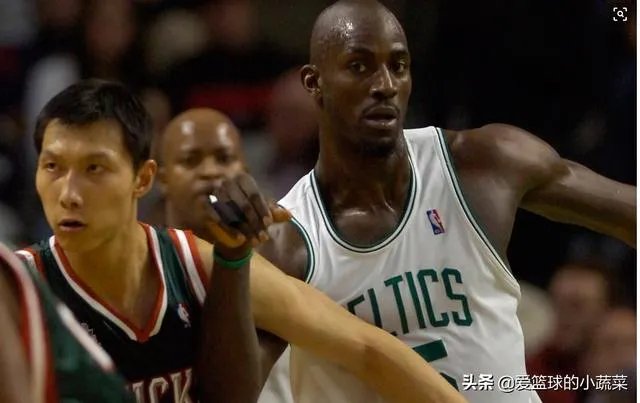 当时易建联用粤语怒喷加内特，为何赛后狼王还对他加以称赞？