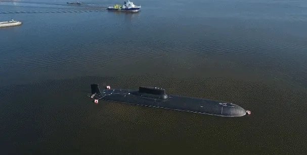 台风级战略导弹核潜艇是怎样出海的?