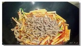 芹菜炒牛肉