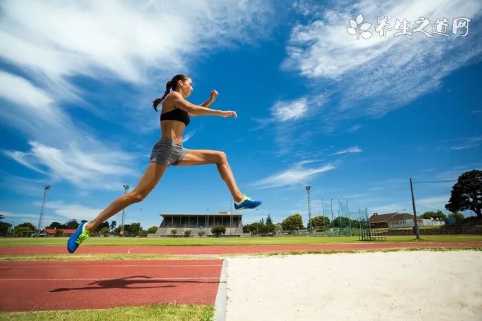 护士用海姆立克法60秒救回男童 海姆立克法的正确做法