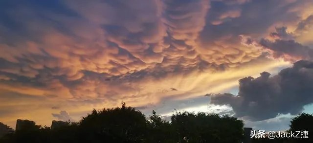 海口天现七彩凶相云有什么下半年需要注意的?