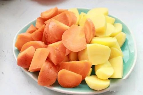 牛肉炖土豆的做法