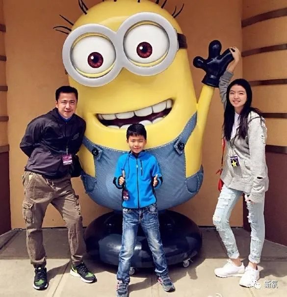 王中磊闺女晒长腿照，娱乐圈大佬们的千金都长什么样？