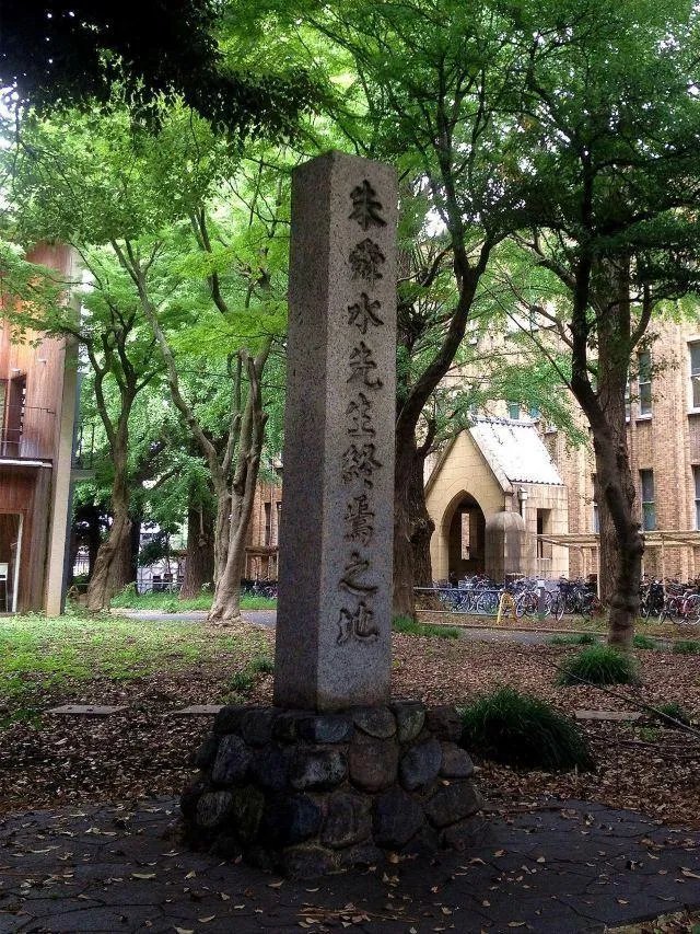 日本葬着一位中国人,中国后代前去扫墓,德川家族还要亲自陪同,是谁呢?