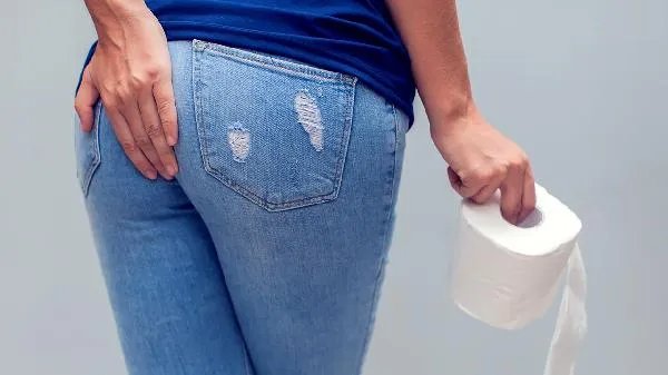 右边臀部至整条腿酸痛的原因