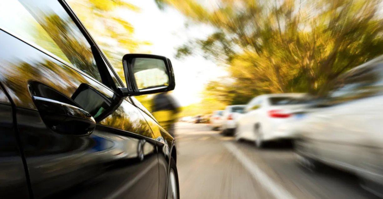 什么是减速玻璃?在汽车上有吗?