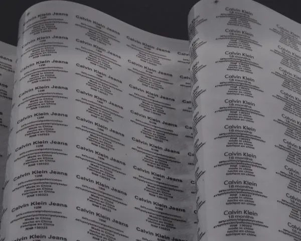 怎样让衣服上的烫画不裂口