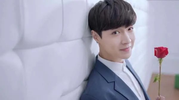 广电总局要求抵制唯流量、唯颜值畸形文化，这种畸形文化是如何衍生出来的？